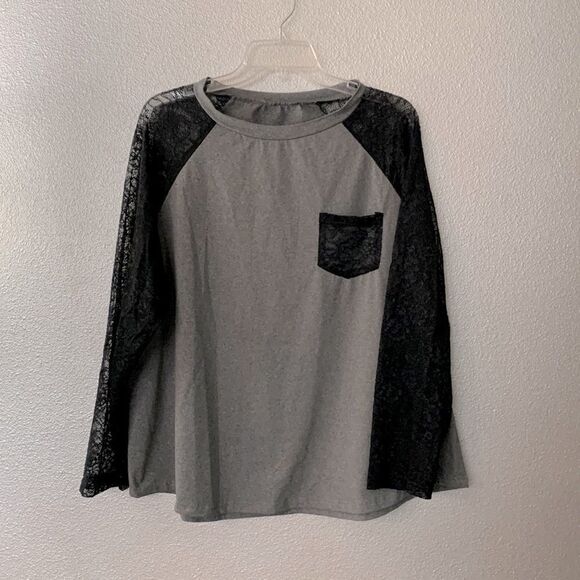 SHEIN Tops - 🟢3 items for $20 SHEIN Curve lace raglan sleeves top chest pocket